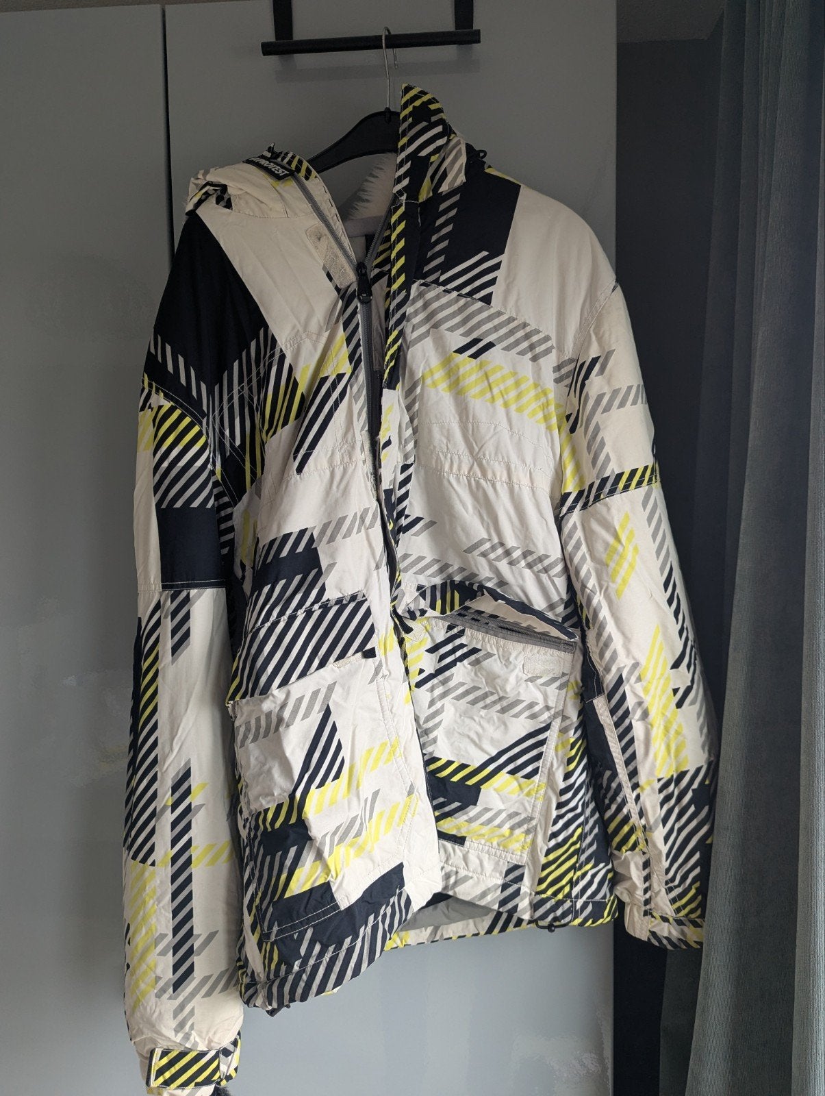 Protest ski-jas/snowboardjas XL met bontje - Zo goed als nie, Maat 46/48 (XL) of groter, Ophalen of Verzenden, Zo goed als nieuw