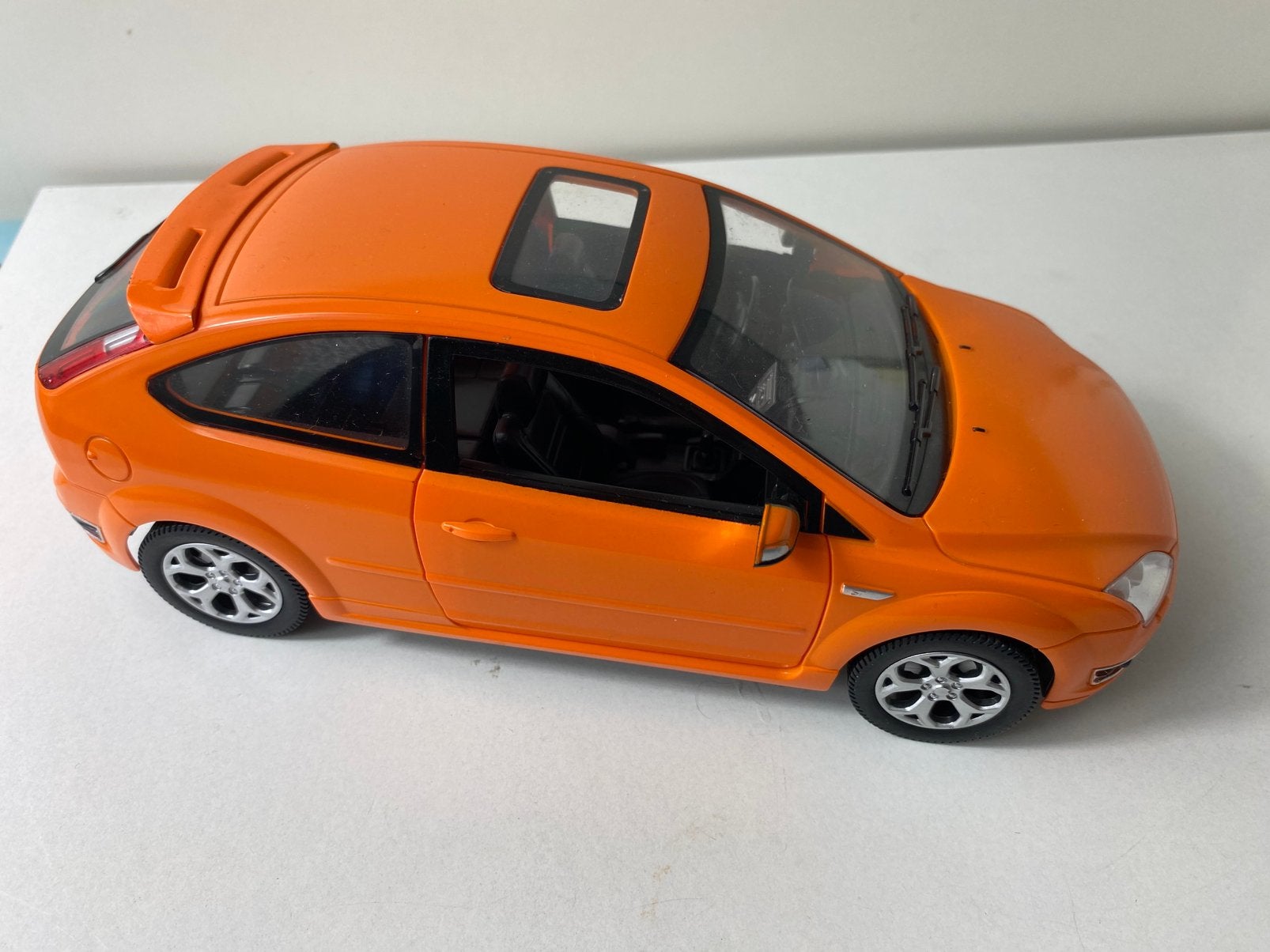 1:18 FORD FOCUS ST-“ford motor co licensed”-2008-kunststof, Ophalen of Verzenden, Nieuw, Auto