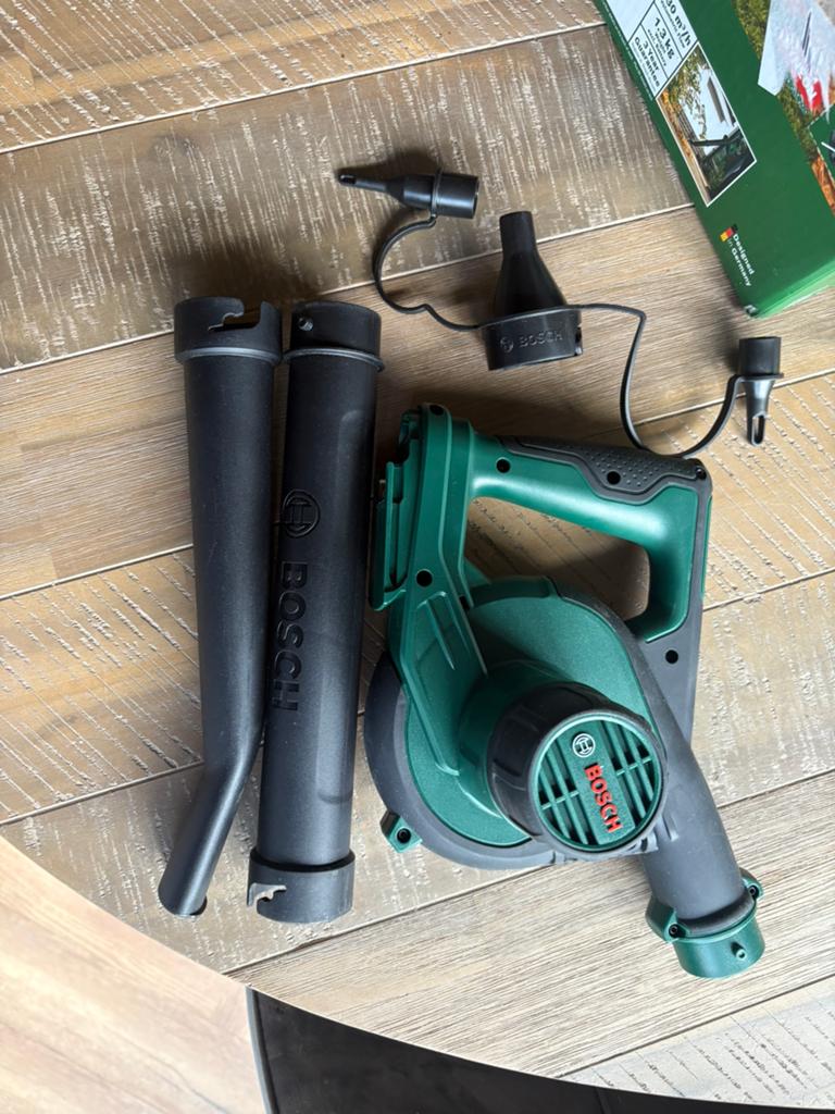 Bosch - universal leaf blower, Ophalen of Verzenden, Zo goed als nieuw
