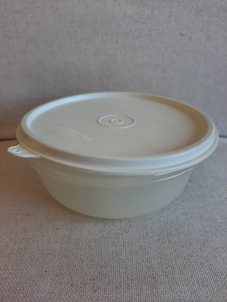 TUPPERWARE vershoud doos wit - 7 x 16 cm, Ophalen of Verzenden, Gebruikt, Wit, Overige typen