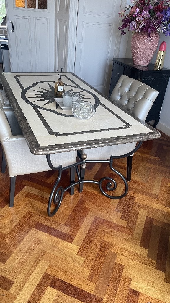 design tafel –marmer inleg met kompasm– brons onderstel., Huis en Inrichting, Tafels | Eettafels, Ophalen, Overige materialen