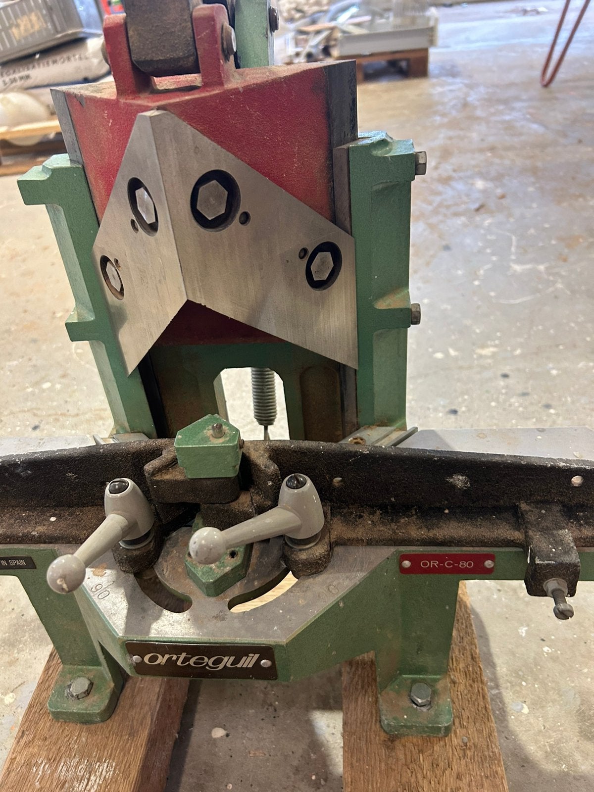 Professionele plinten verstek knipper, Ophalen, Gebruikt, 70 mm of meer, Afkortzaag