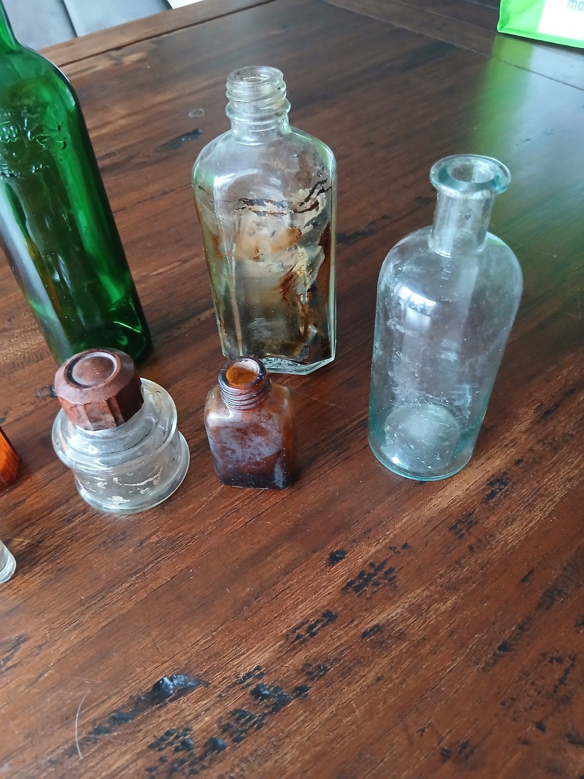 Collectie antieke flessen en potjes, Ophalen