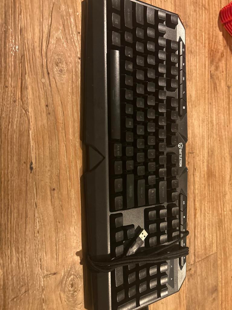 Battletorn Gaming Toetsenbord en Muis Set - Zo goed als nieu, Ophalen, Toetsenbord en muis-set, Zo goed als nieuw, Qwerty