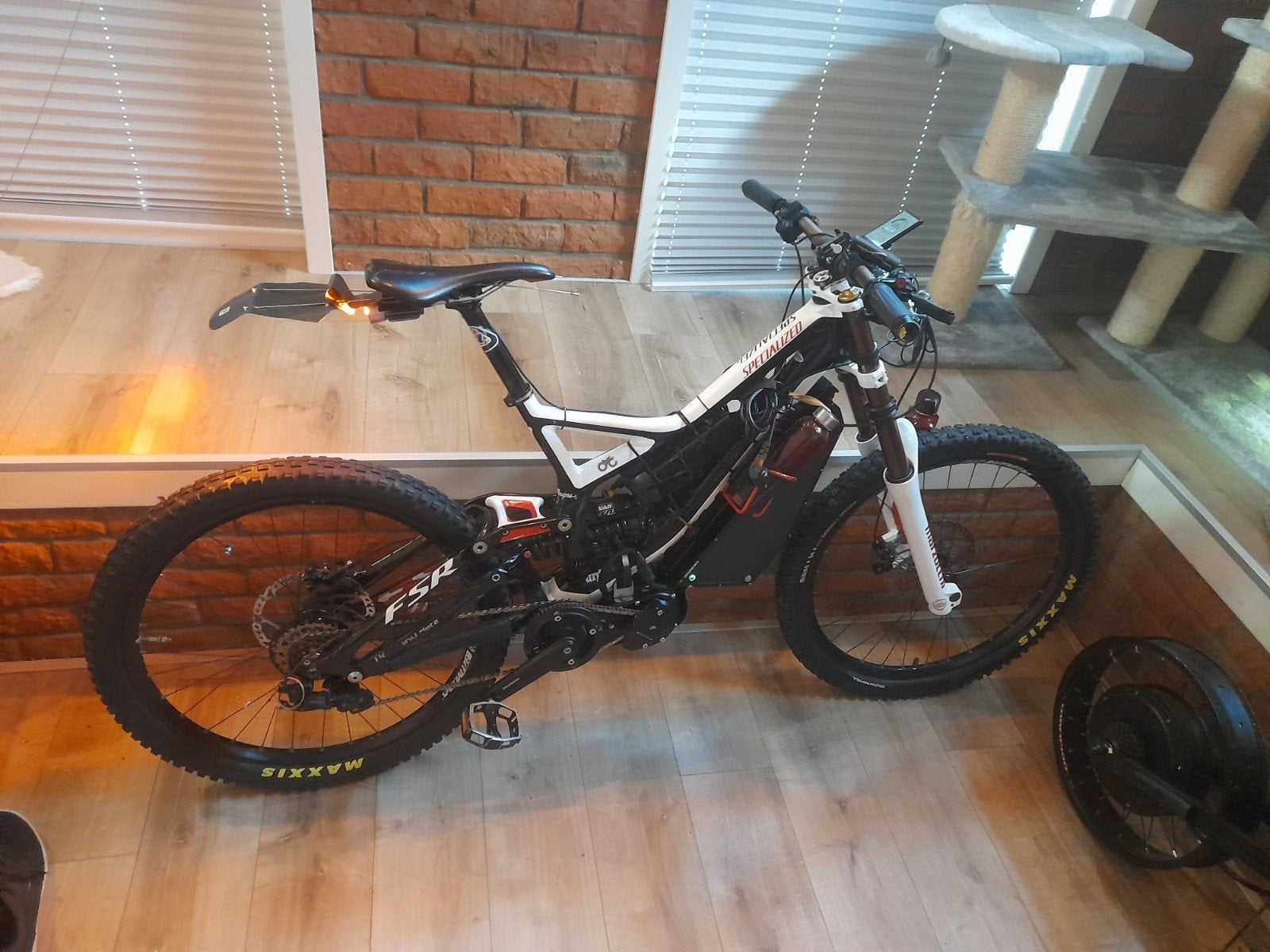 Specialized FSR E-bike met Maxxis banden, Specialized, 24 inch of meer, Gebruikt, Aluminium