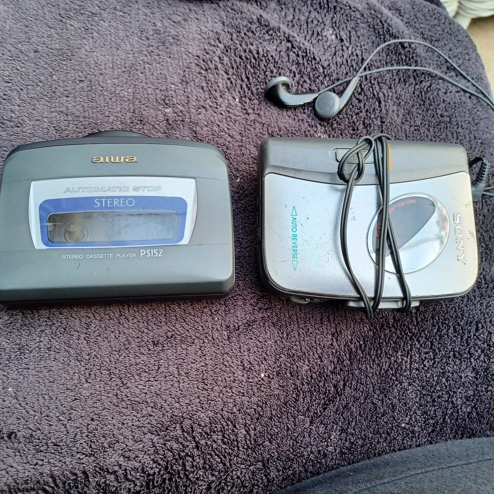 Sony walkman  + aiwa walkman  25€ 1 koop, Audio, Tv en Foto, Walkmans, Discmans en Minidiscspelers, Walkman, Ophalen of Verzenden