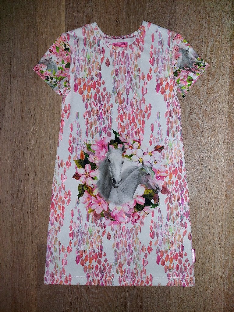 maat 134-140 nieuw zomer jurkje met paarden, Kinderen en Baby's, Kinderkleding | Maat 134, Meisje, ., Nieuw, Ophalen of Verzenden