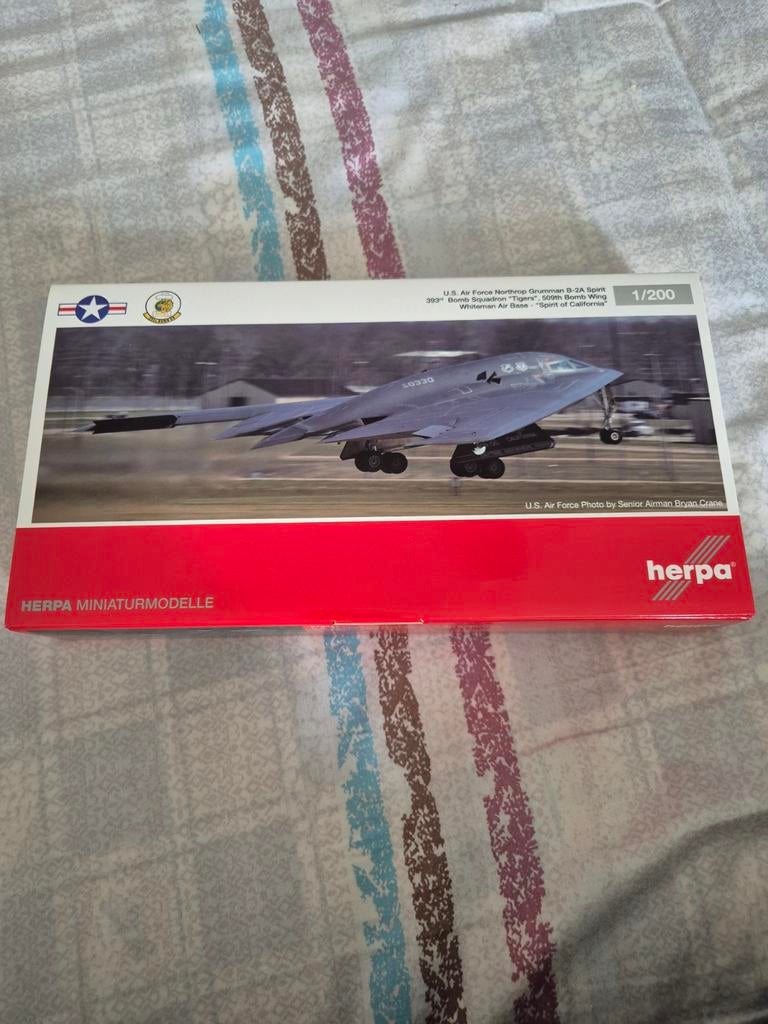 Herpa 1/200 B2 A spirit of California 573092 nieuw sealed, Ophalen of Verzenden, Nieuw, Schaalmodel