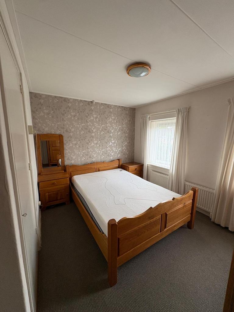 Slaap kamer inrichting - bed compl. + kast, Ophalen, Zo goed als nieuw, Tweepersoons