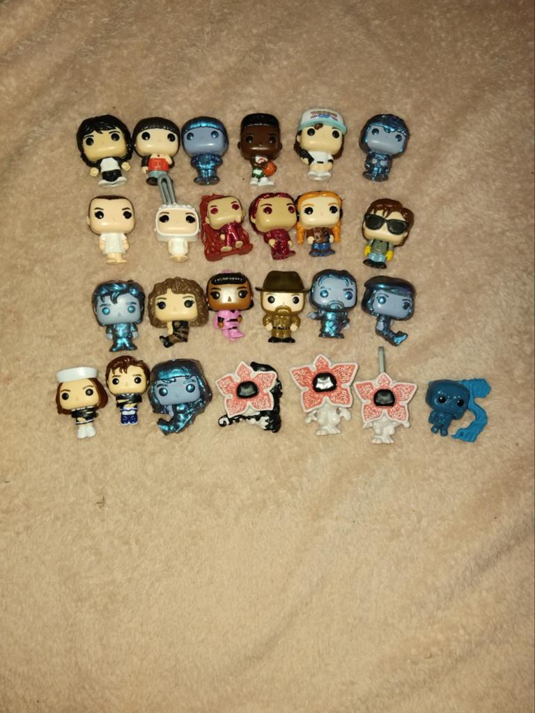 Hele collectie stranger things kinder joy eieren, Verzamelen, Ophalen of Verzenden, Nieuw