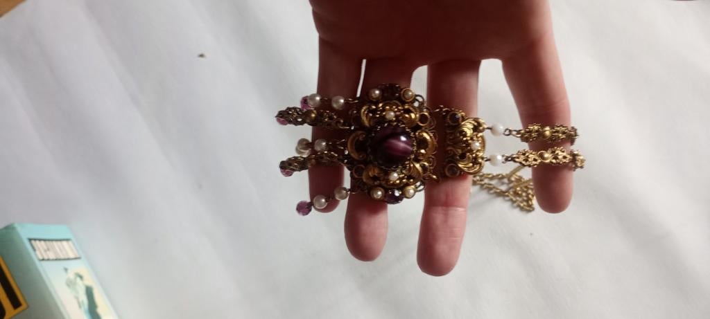 Antieke ketting met hanger, goudkleurig met parels, Ophalen, Overige materialen, Gebruikt, Met edelsteen