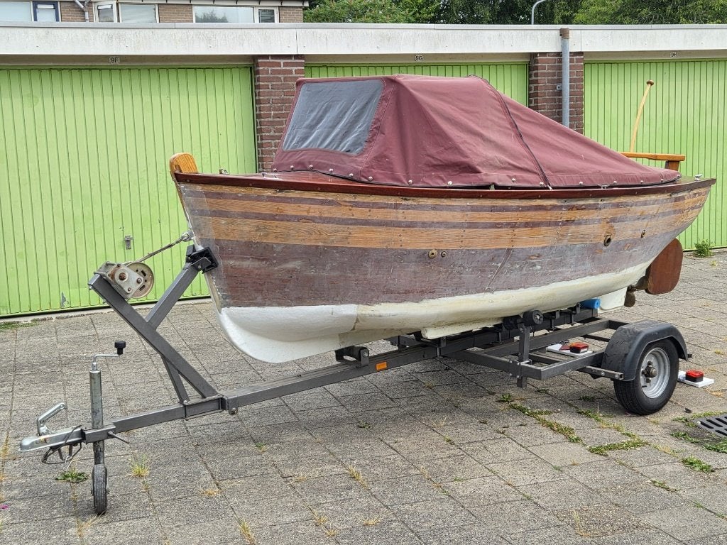 Sloep met 6 pk Petter diesel motor. Gestrand project., Ophalen, Gebruikt, 4 m, Binnenboordmotor
