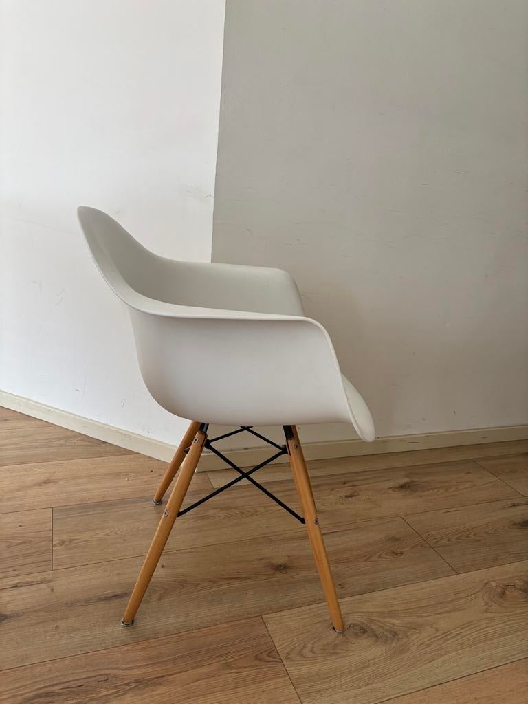 Vitra Eames DAW stoel - Wit met houten poten, Ophalen, Gebruikt, Wit, Eén
