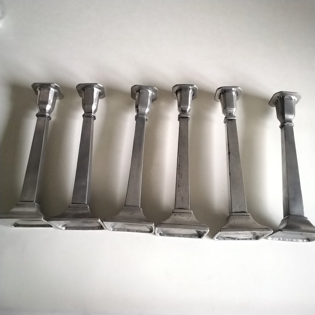 Set van 6 zilvertinnen kandelaars - 19.5 cm hoog, Ophalen of Verzenden, Koper of Brons