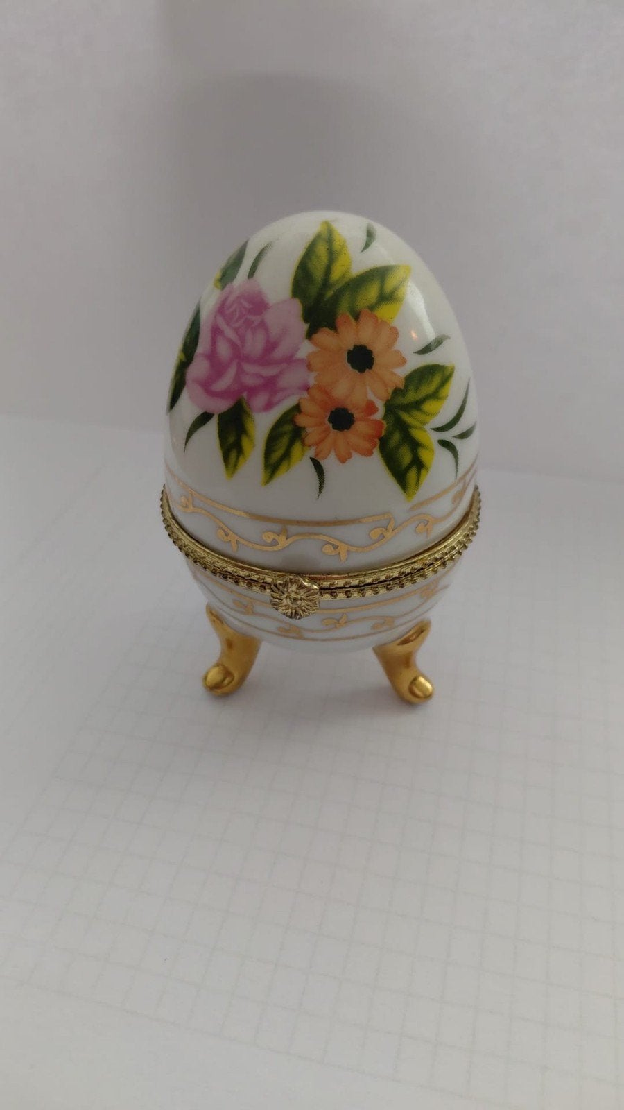 Decoratieve Eierdoos met Bloemen en Gouden Details, Antiek en Kunst, Ophalen of Verzenden
