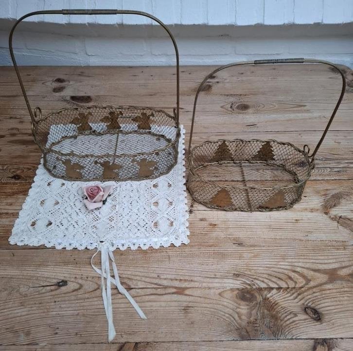 2 Franse brocante metalen draad mandjes, KERST, Diversen, Gebruikt, -, -, Ophalen of Verzenden