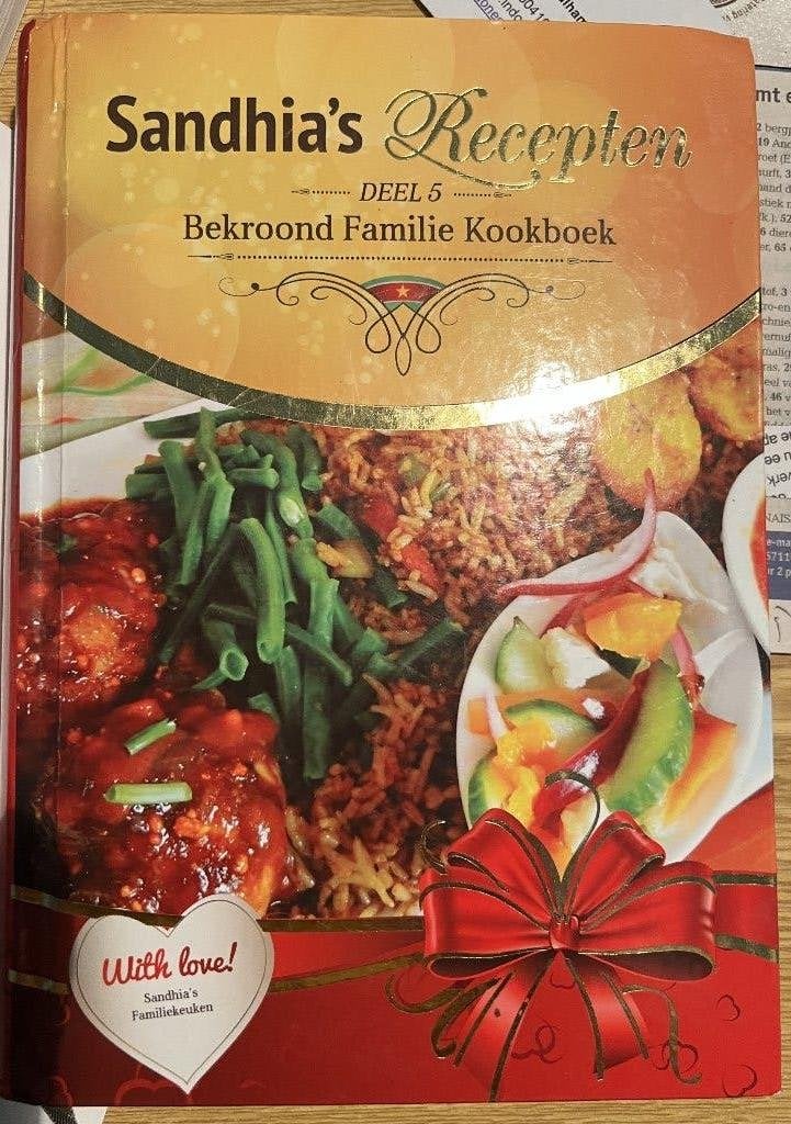 Sandhia's Recepten Deel 5 Bekroond Familie kookboek, Boeken, Zuid-Amerika, Zo goed als nieuw, Jay B Laigsingh en Sandhia Laigsingh