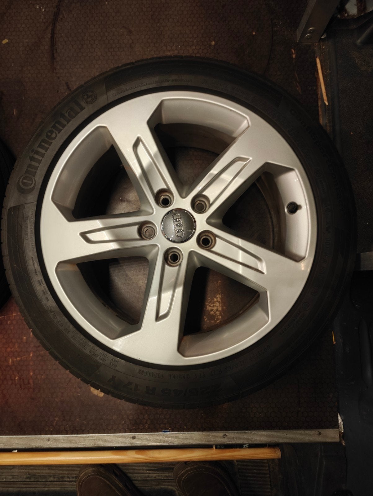 Audi 5x112 Velgen met Continental Zomerbanden, Ophalen, Gebruikt, Banden en Velgen, 17 inch