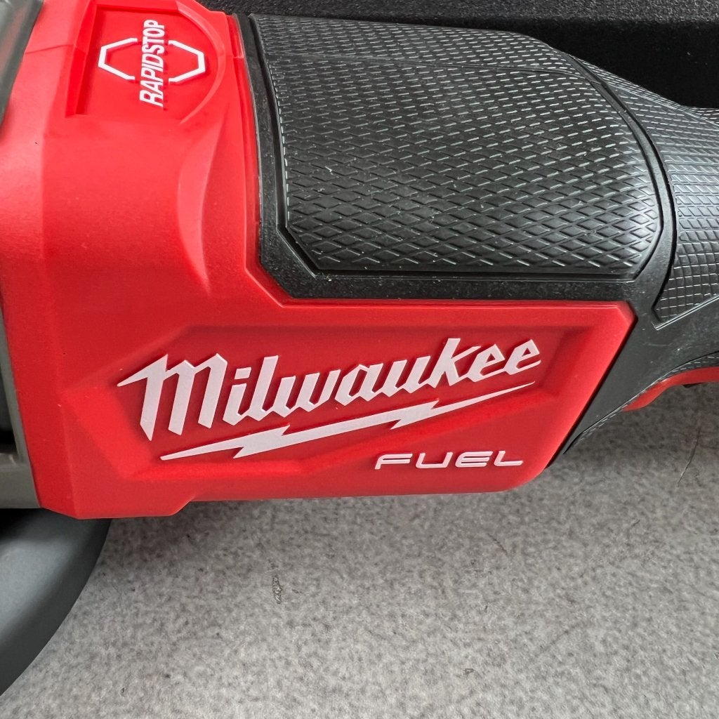 Milwaukee M18 Haakse slijper+2x5,5 Accu,koffer,lader| 413414, Ophalen of Verzenden, Nieuw, Minder dan 700 watt, Haakse handslijpmachine