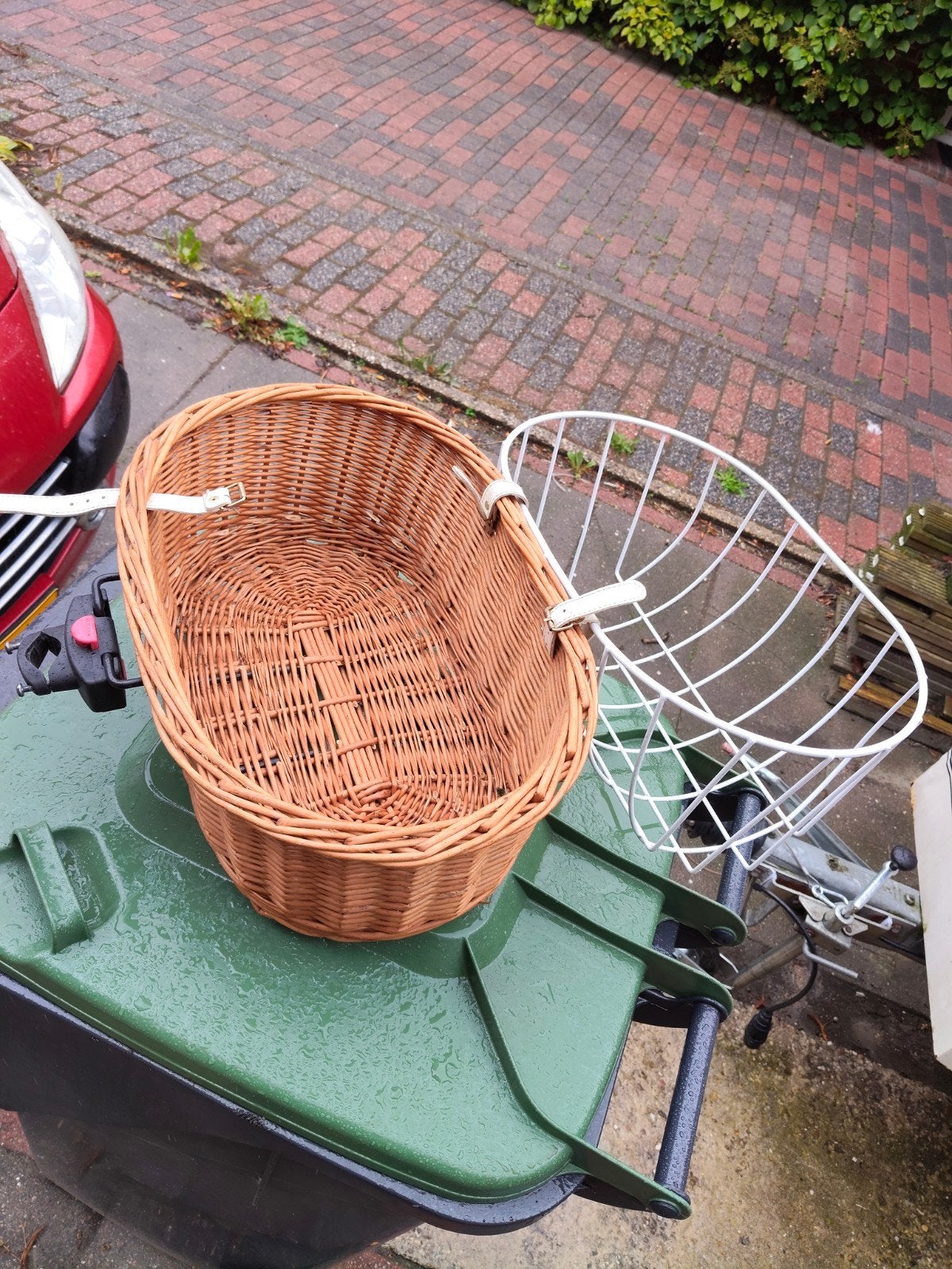 Rotan fietsmand met rek voor huisdier, Ophalen, Gebruikt, Onbekend, Stuurbevestiging