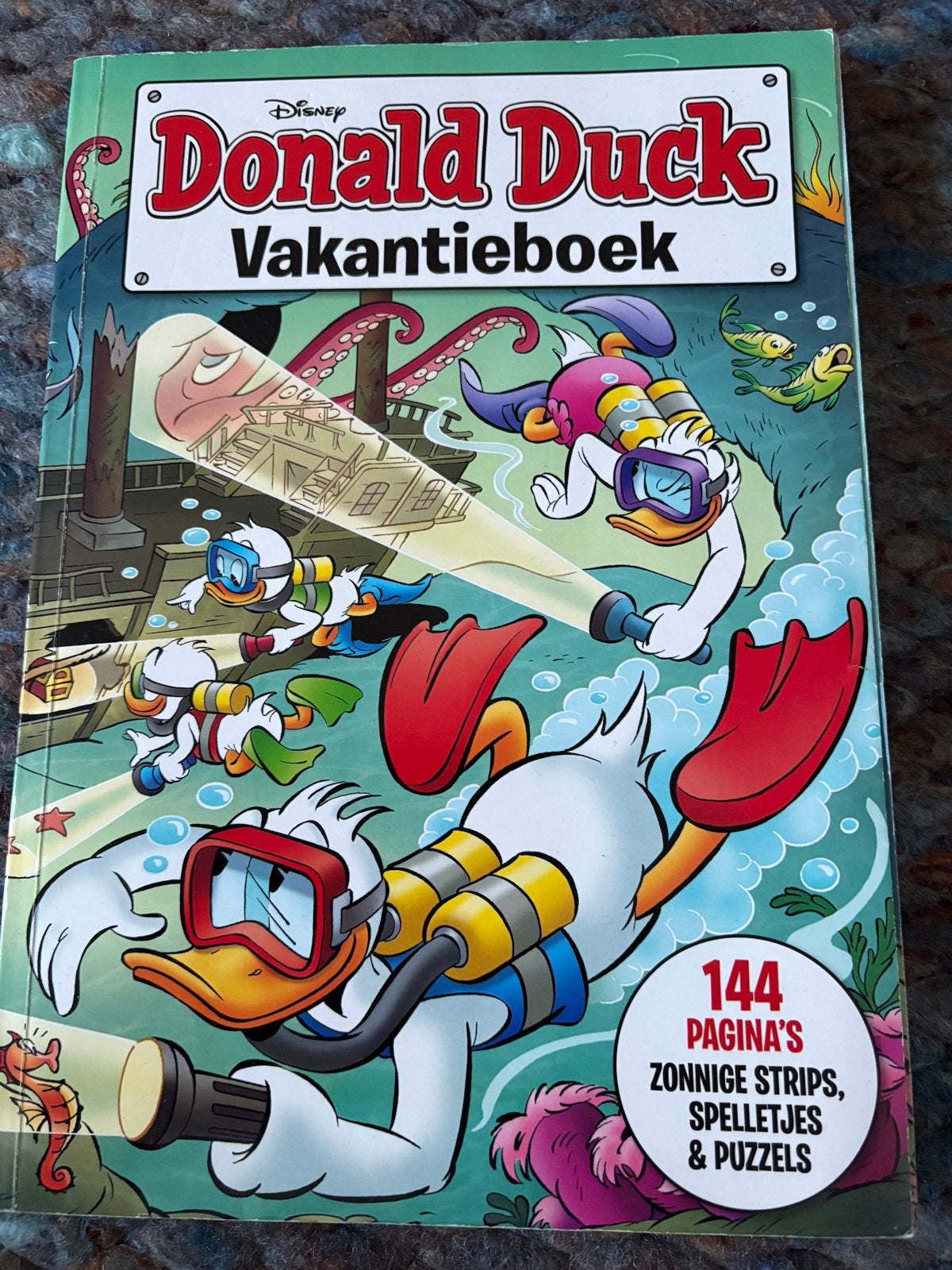 Donald Duck Vakantieboek - Veel Strips, Zo goed als nieuw, Eén stripboek, Ophalen, Zo goed als nieuw