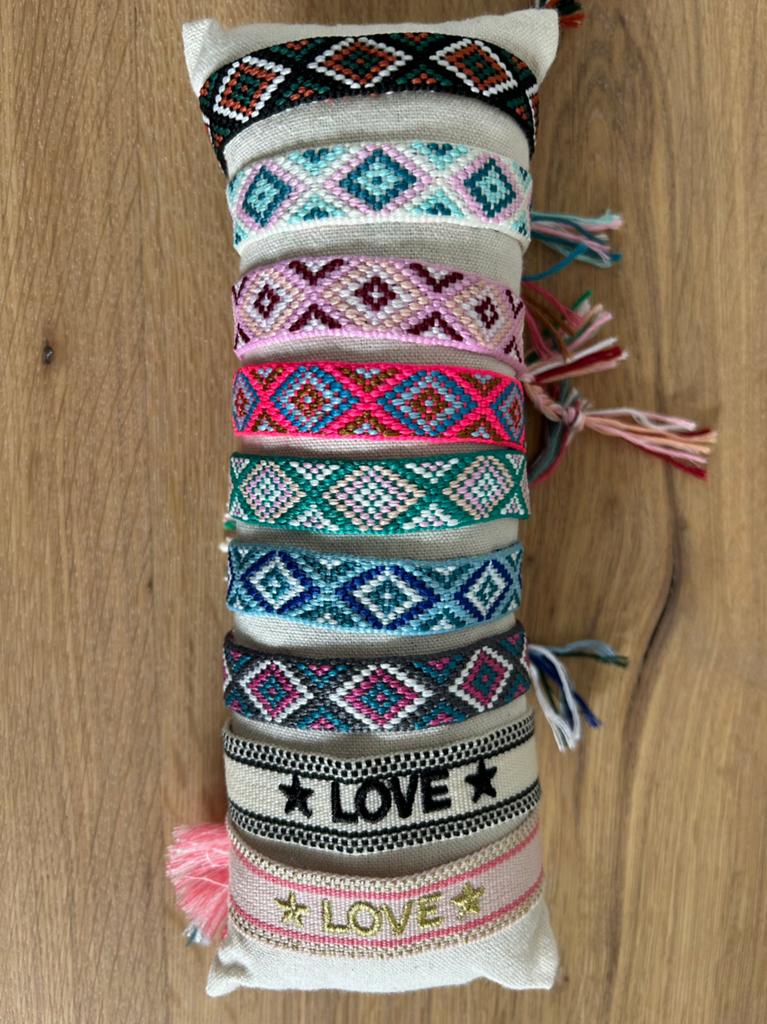Fleurige geweven armbandjes NIEUW, Ophalen of Verzenden, Nieuw, Overige kleuren, Overige materialen