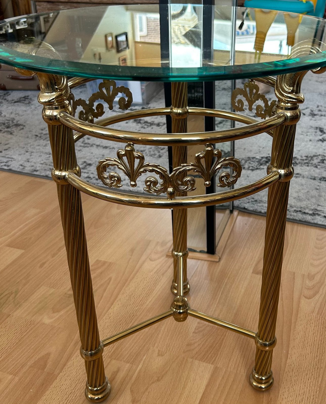 Ronde bijzettafel messing met geslepen glasplaat, Ophalen