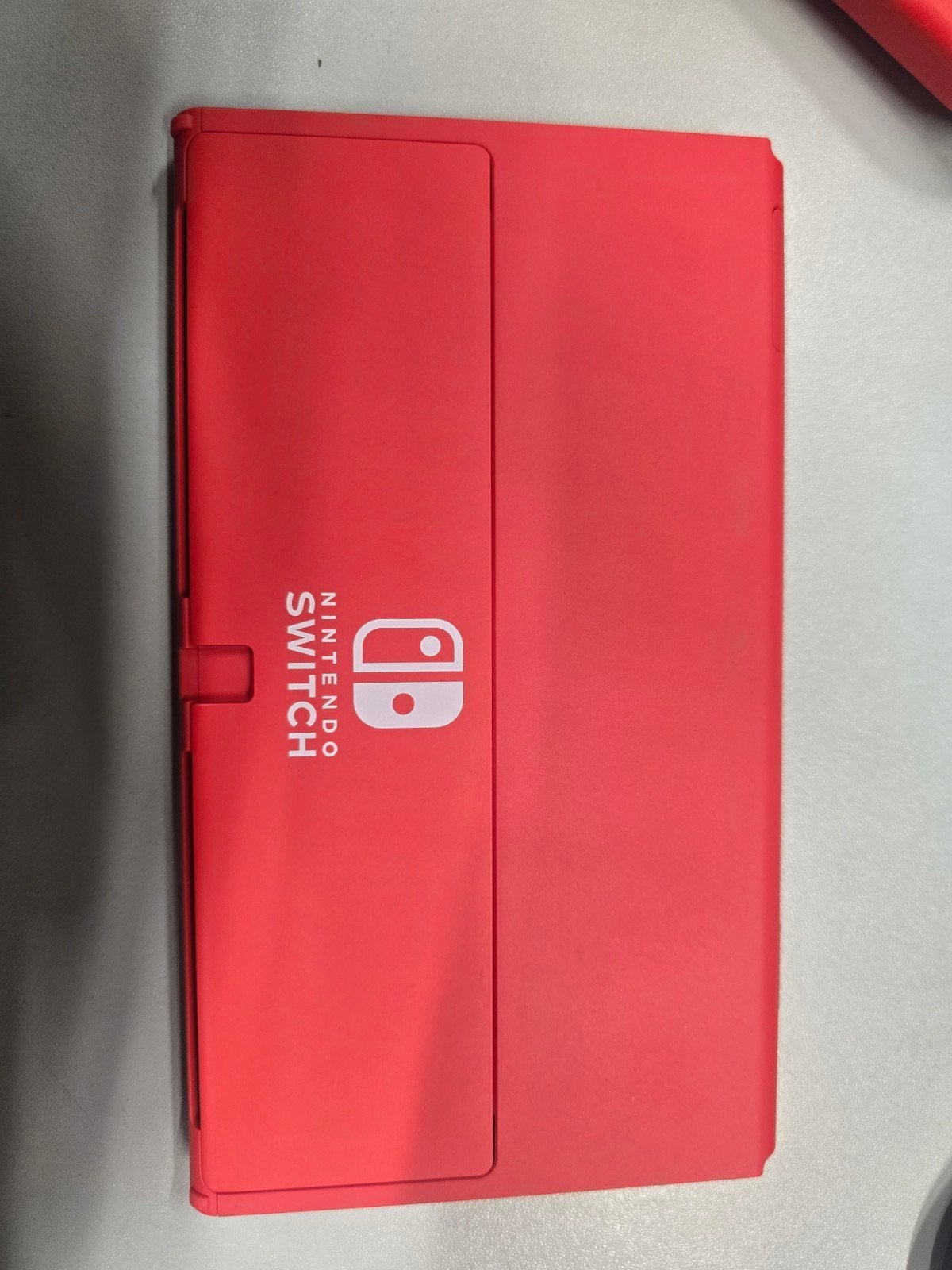 Foto 5 van Nintendo Switch Mario Limited Edition