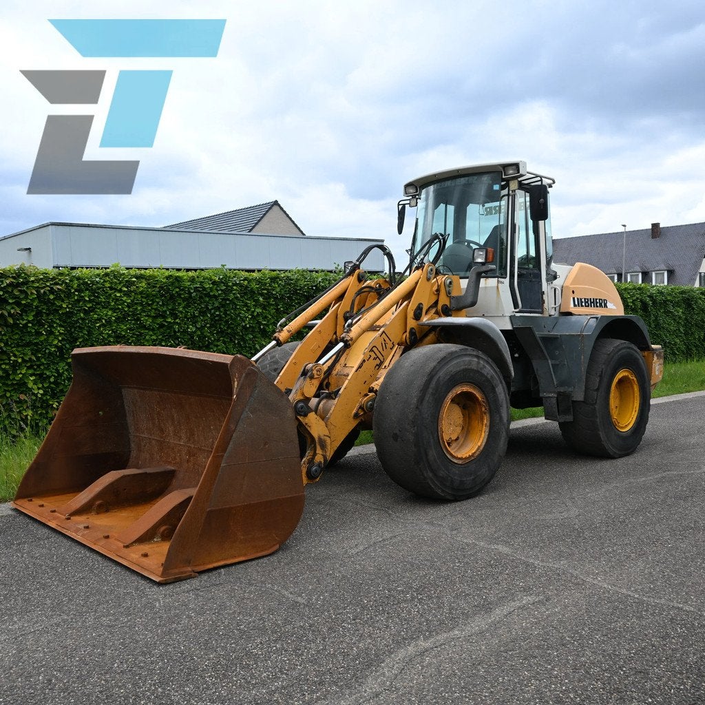 Liebherr L534 (bj 2004), Zakelijke goederen, Machines en Bouw | Kranen en Graafmachines, Wiellader of Shovel