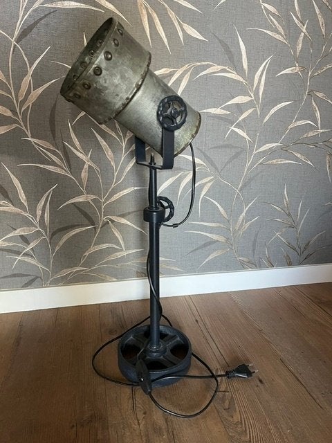 Mooie staande industriële lamp, Ophalen, E27 (groot), Zo goed als nieuw, Minder dan 100 cm