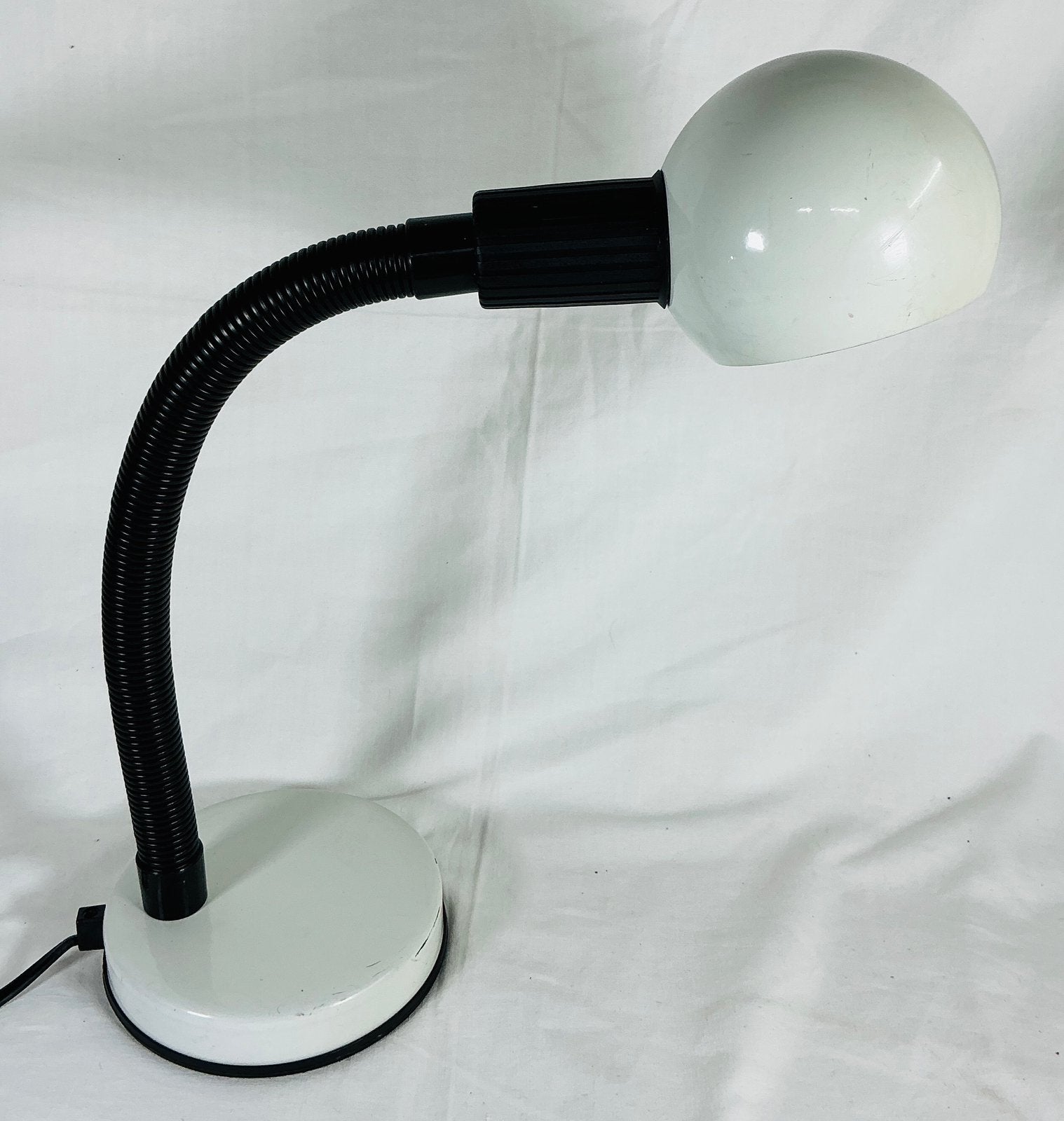 Veneta Lumi Vintag modernist design eyeball tafellamp Italië, Verzenden, Gebruikt, Metaal