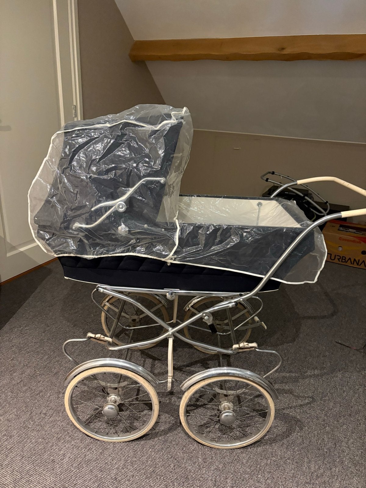 Foto 3 van Vintage Kinderwagen - Klassiek en Stijlvol