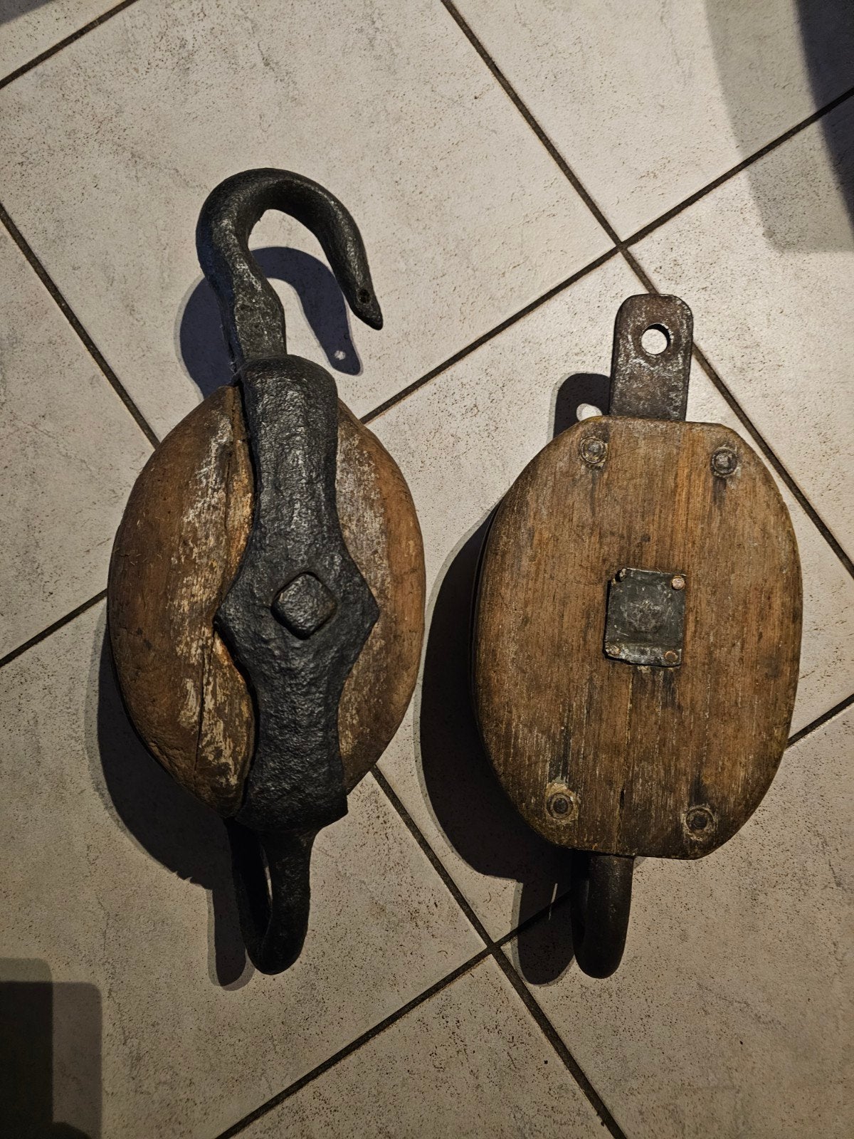 2 antieke houten katrollen, Ophalen of Verzenden