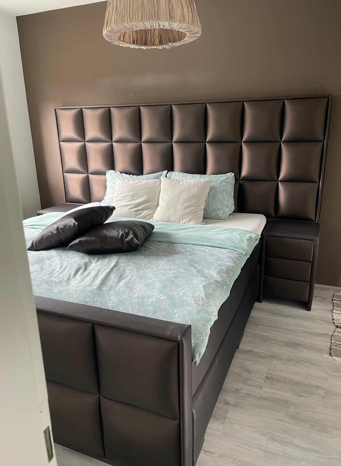 Boxspring eric kuster stijl + 2 nachtkastjes, Huis en Inrichting, Ophalen, Bruin, Tweepersoons, Zo goed als nieuw