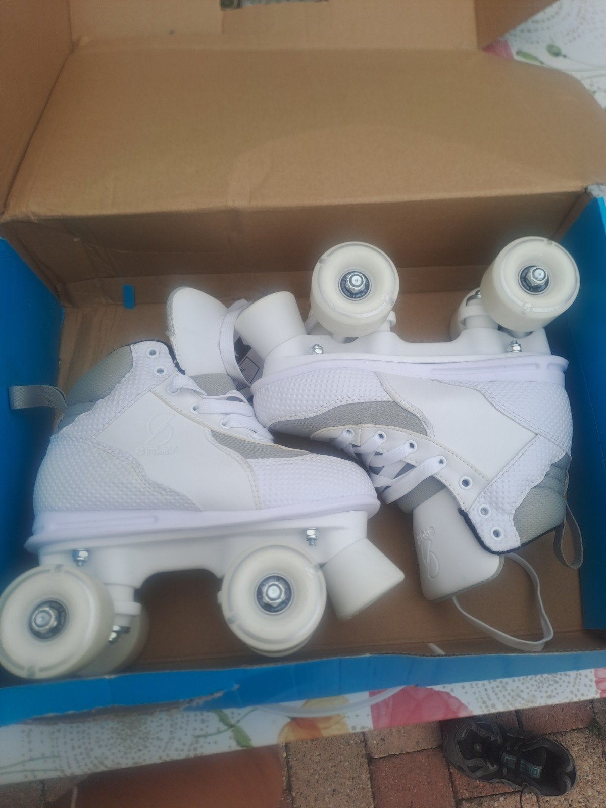 Nieuwe witte kinderskates - Maat 33/34, Ophalen of Verzenden, Verstelbaar, Nieuw, Kinderen