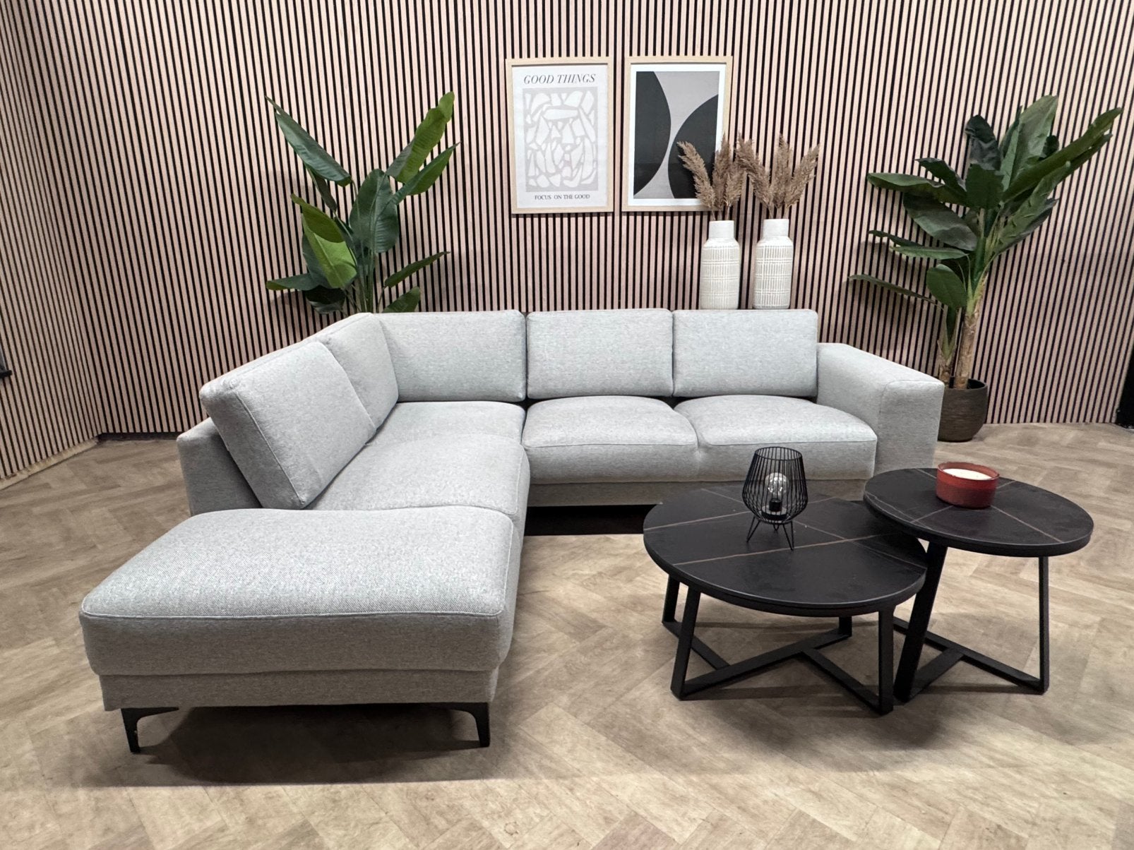 ZGAN Trendy Hoekbank - Grijs - 245 x 200, 250 tot 300 cm, Hoekbank, Ophalen of Verzenden, Zo goed als nieuw