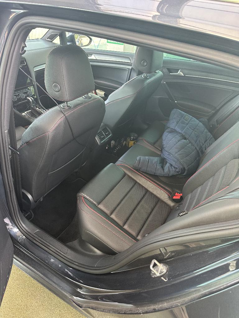 Contract overnamen: Volkswagen Golf 7 GTI Stage 2 (340 PK), 1345 kg, Zwart, 4 cilinders, 1984 cc