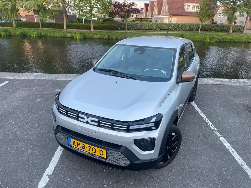 Dacia Spring Extreme 65 26.8 kWh NIEUWSTAAT NAVI AIRCO, Auto's, Gebruikt, 949 kg, Hatchback, Spring