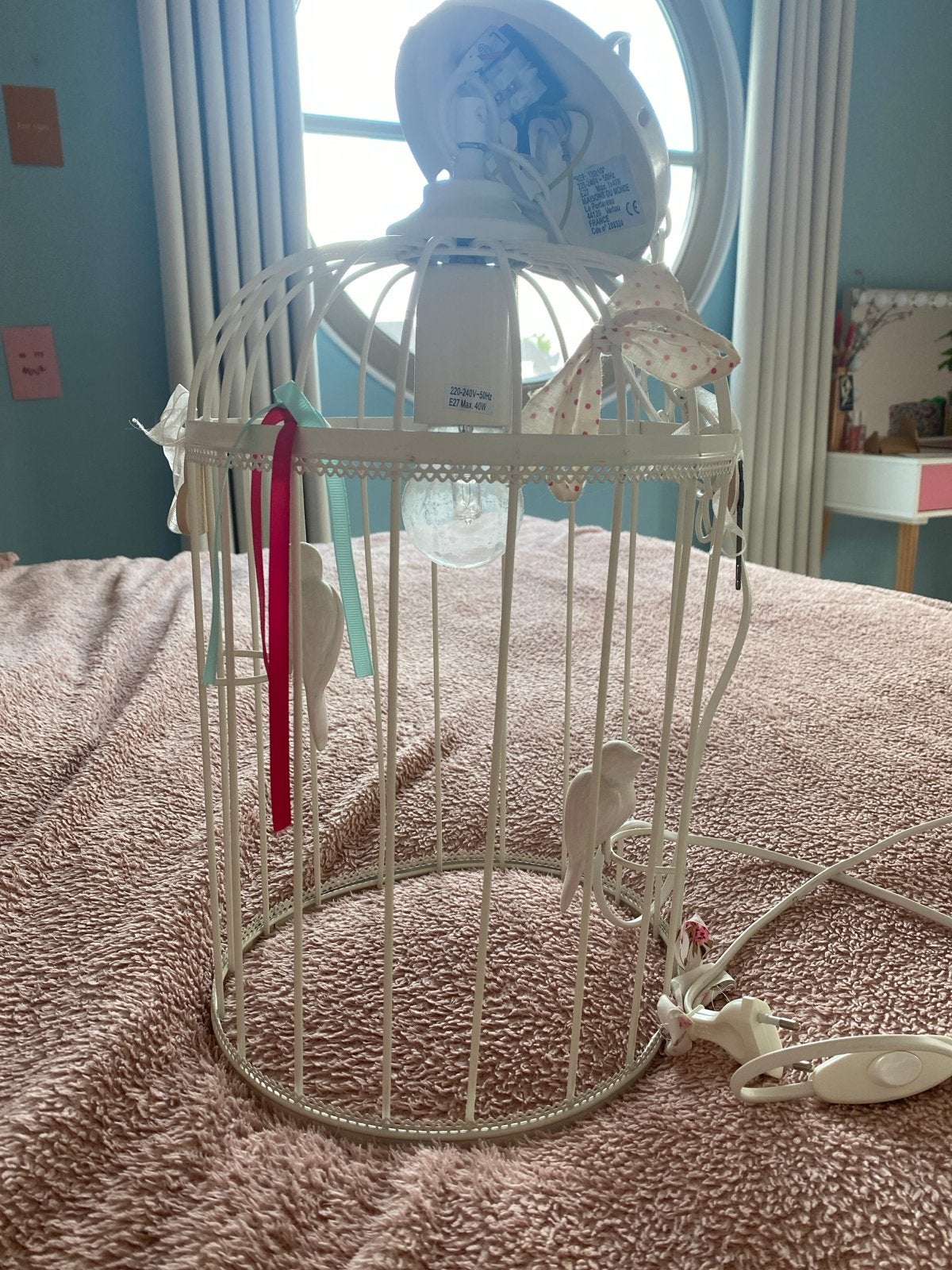 Leuke lamp in vogelkooi-stijl met vogeltjes en lintjes, Ophalen of Verzenden, Gebruikt