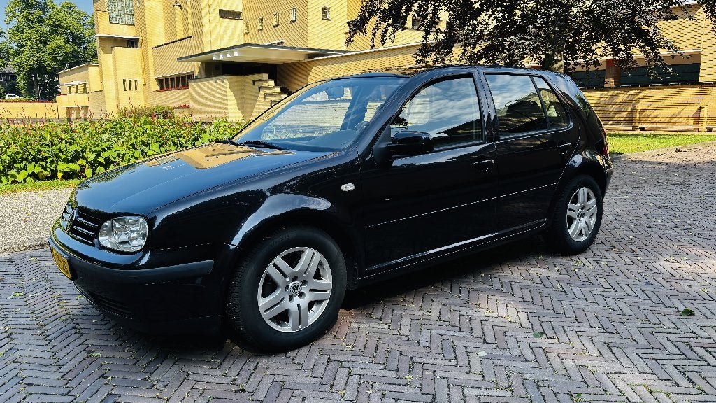 Volkswagen Golf 1.6 77KW 2000 Zwart, Voorwielaandrijving, Stof, Zwart, 1200 kg