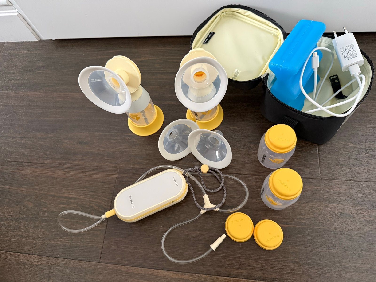 Medela Freestyle Flex Borstkolf Set - Compleet & Draagbaar, Medela, Borstkolf, Ophalen of Verzenden, Zo goed als nieuw