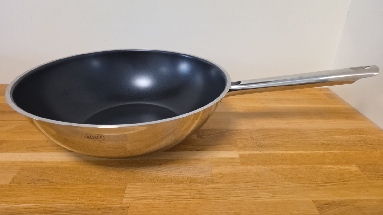 RÖSLE wokpan RVS 28 cm inductie + overige (weinig gebruikt), Antiaanbaklaag, Ophalen of Verzenden, Zo goed als nieuw, Rvs