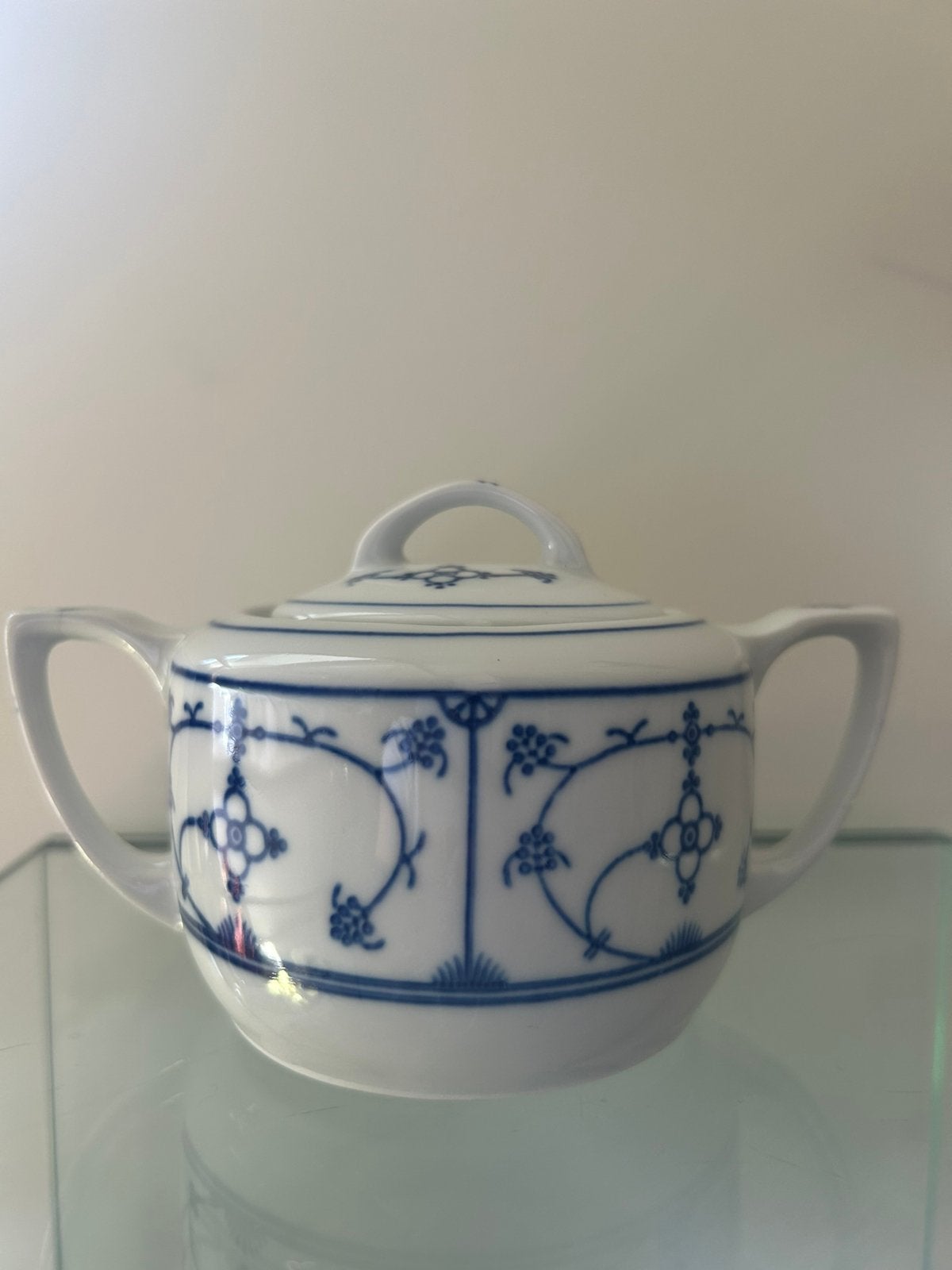 Saksisch blauw Jäger suikerpot, Antiek en Kunst, Ophalen of Verzenden