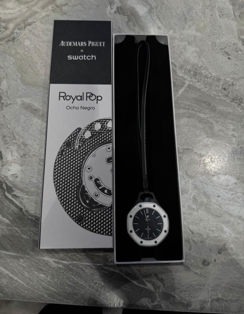 Audemars Piguet x Swatch Royal Pop Ocho Negro, Ophalen, Swatch, Nieuw, Kunststof