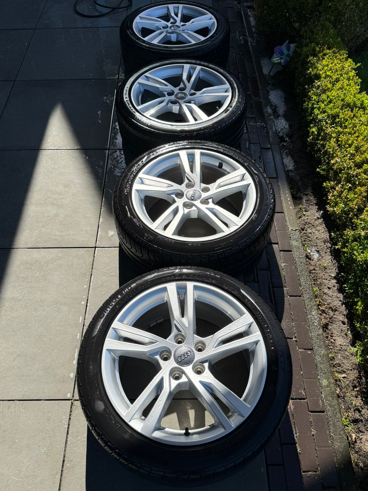 Audi Helica velgen + Pirelli All Season 225/45/R17, Auto-onderdelen, Banden en Velgen, Ophalen, Banden en Velgen, 17 inch, All Season