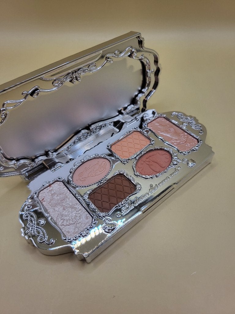 Flower Knows White Swan Eyeshadow Palette, Sieraden, Tassen en Uiterlijk, Uiterlijk | Cosmetica en Make-up, Gebruikt, Ogen, Bruin