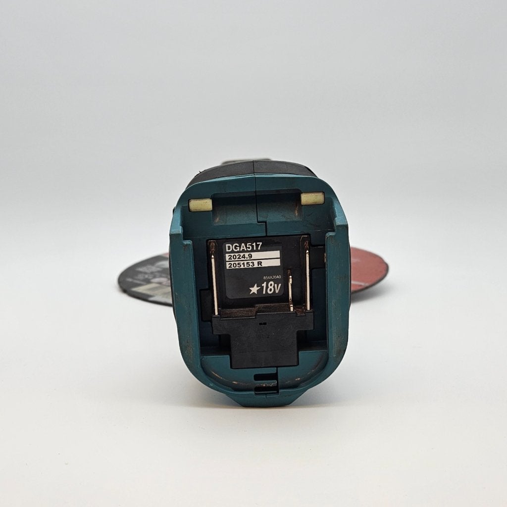 Makita DGA517 Haakse Slijper 125MM incl. 5Ah Accu, Makita, Gebruikt, Support@makita.com, Makita Corporation, 3-11-8, Sumiyoshi-cho, 
Anjo, Aichi 446-8502
Japan