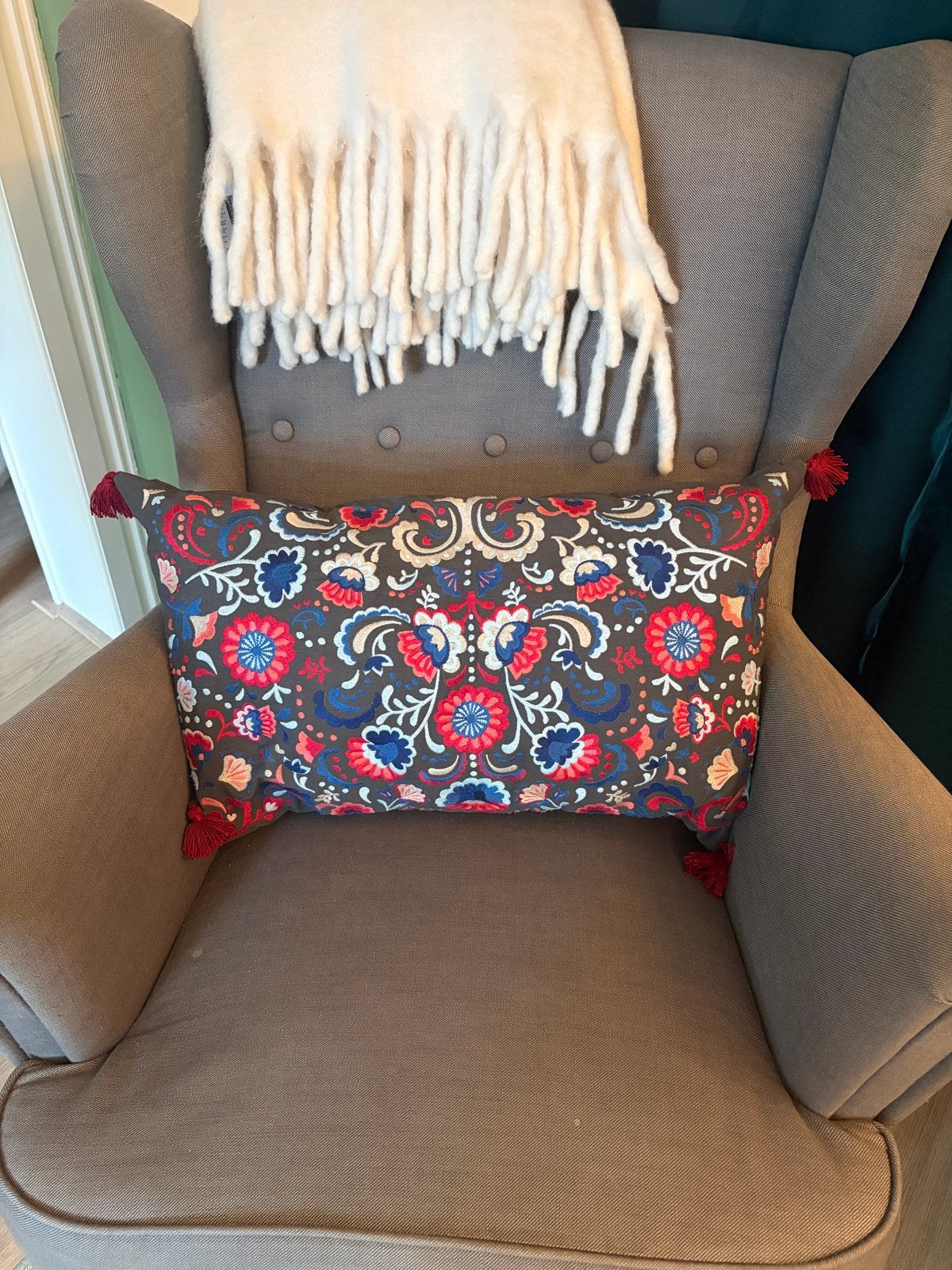 Decoratief Kussen 65x35x20 met Geborduurd Bloemenpatroon, Huis en Inrichting, Ophalen, Zo goed als nieuw, Overige kleuren, Rechthoekig