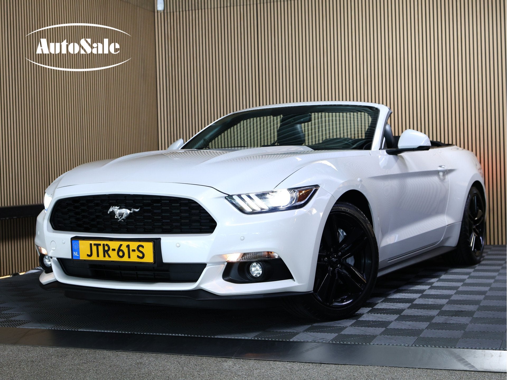 Ford Mustang Convertible 2.3 EcoBoost AVM NAVI CLIMA CAMERA, Auto's, 13 km/l, Achterwielaandrijving, Gebruikt, 4 cilinders