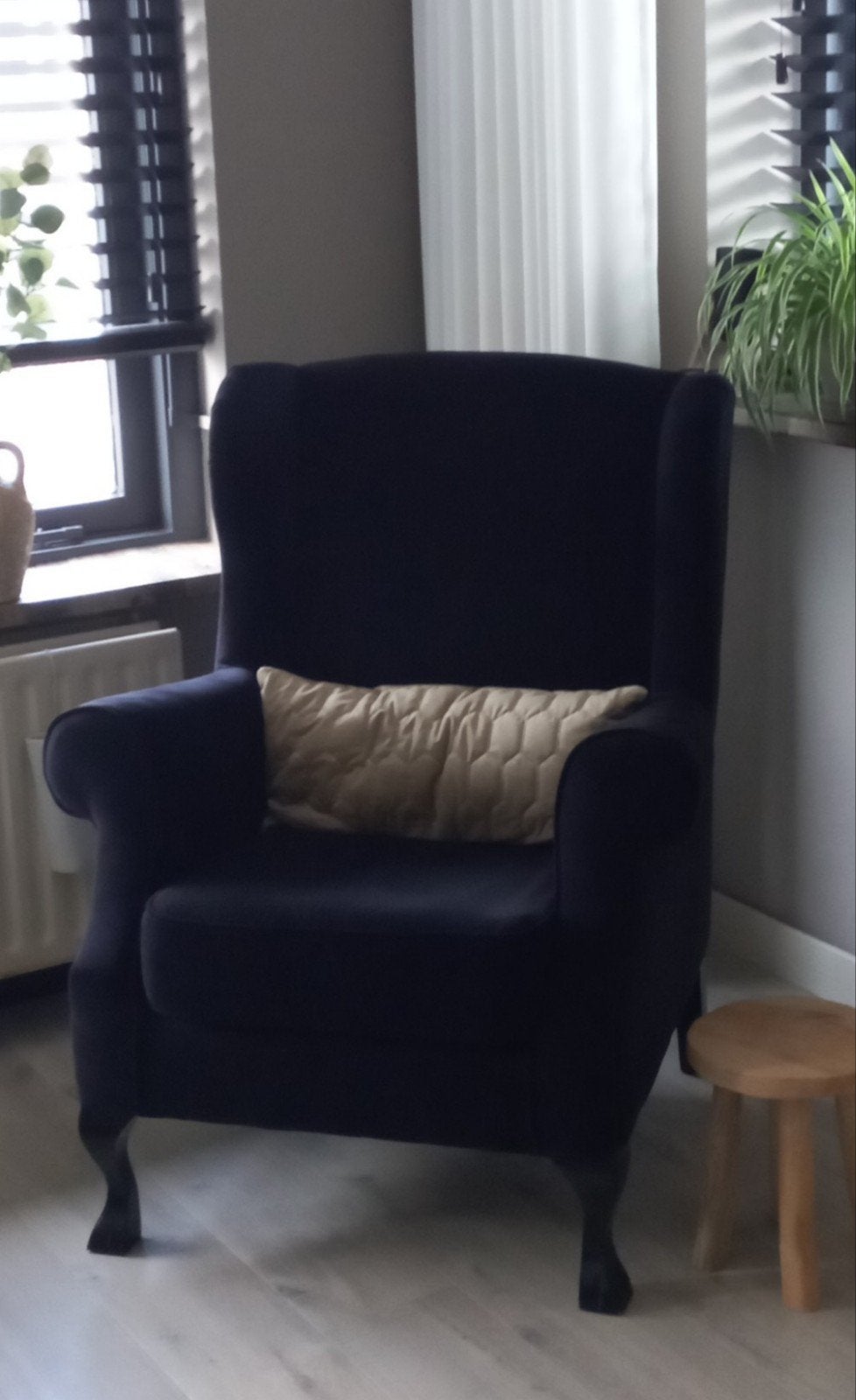 heerlijke oorfauteuil met voetenbank, Ophalen, Zo goed als nieuw, Stof, 50 tot 75 cm